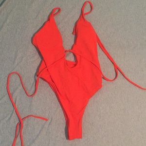 One piece swim suit